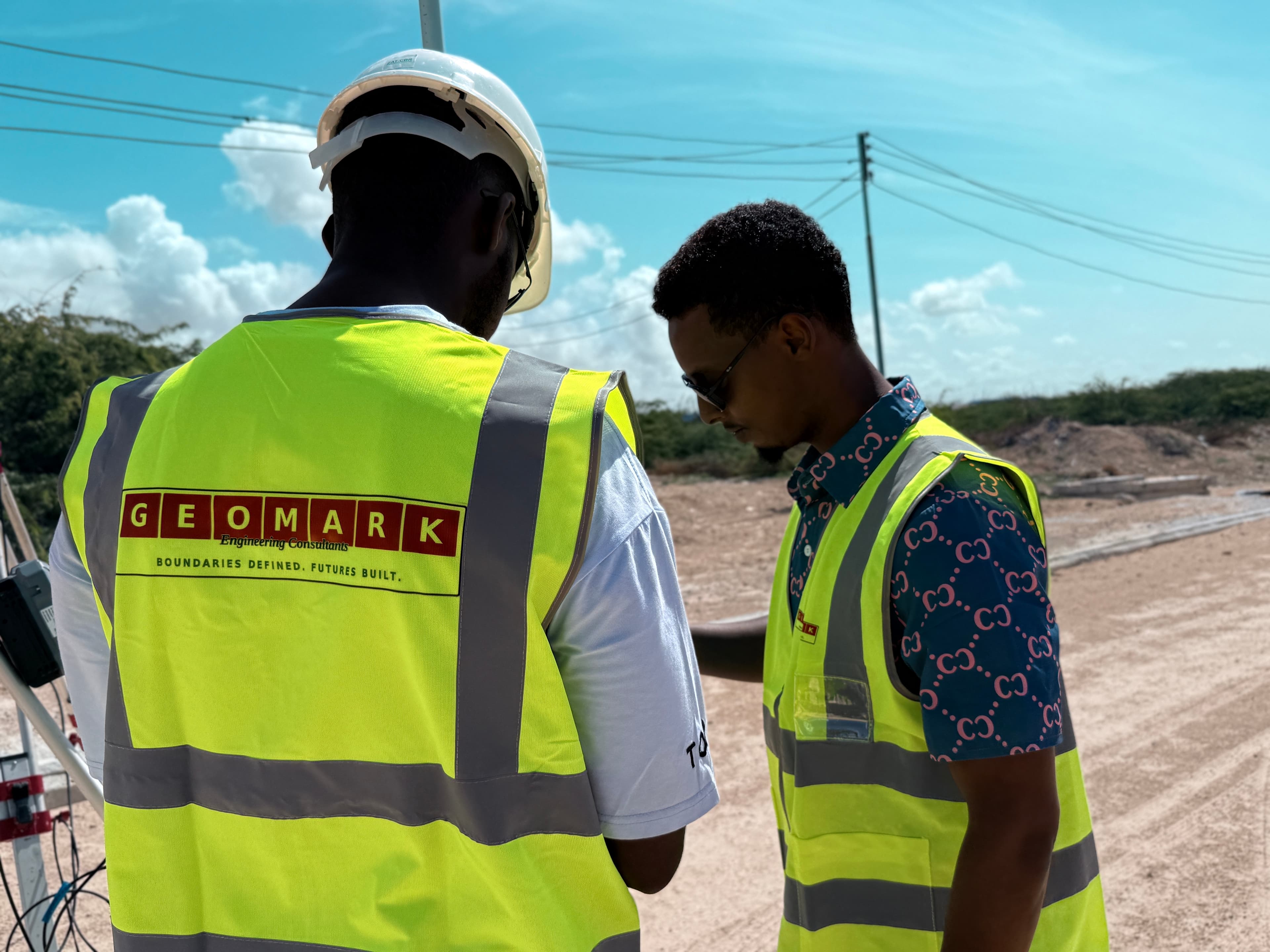 DL8 field data logger device used in GEOMARK geodetic operations